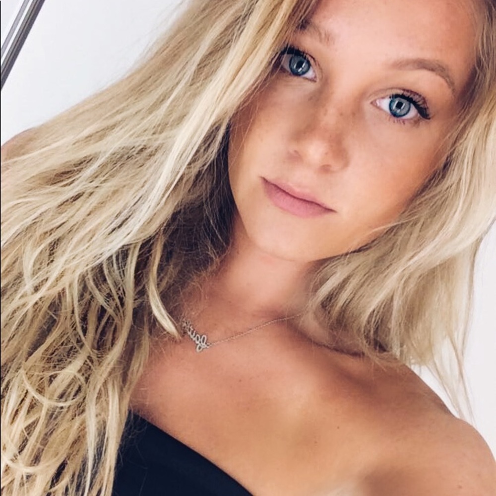 Meet your Posher, Allyson